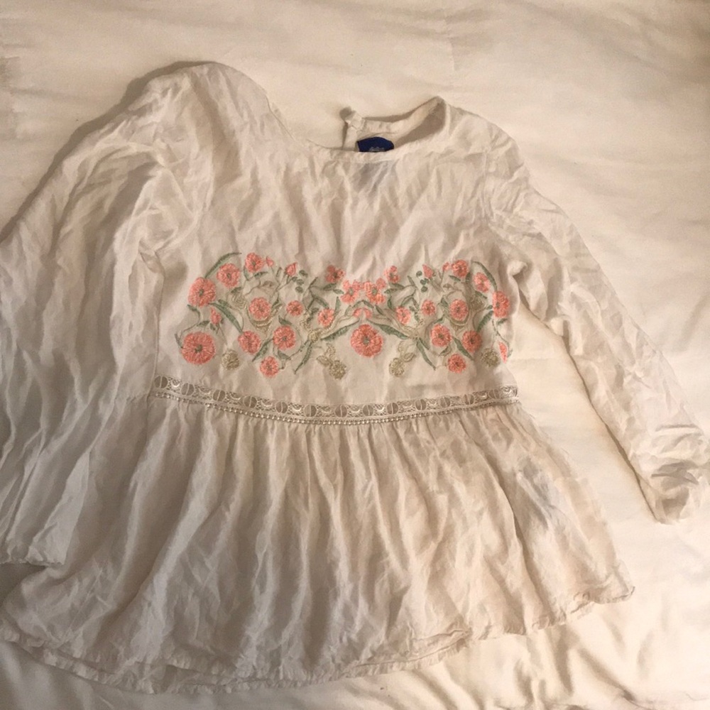 Floral kids white quarter sleeve shirt.